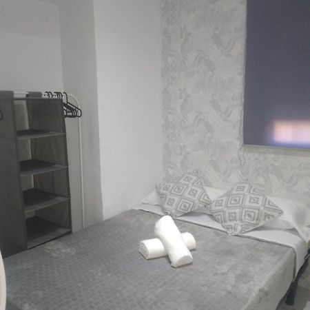 Precioso Apartamento Moderno Cerca Del Carrefour Rosaleda Málaga Exteriör bild