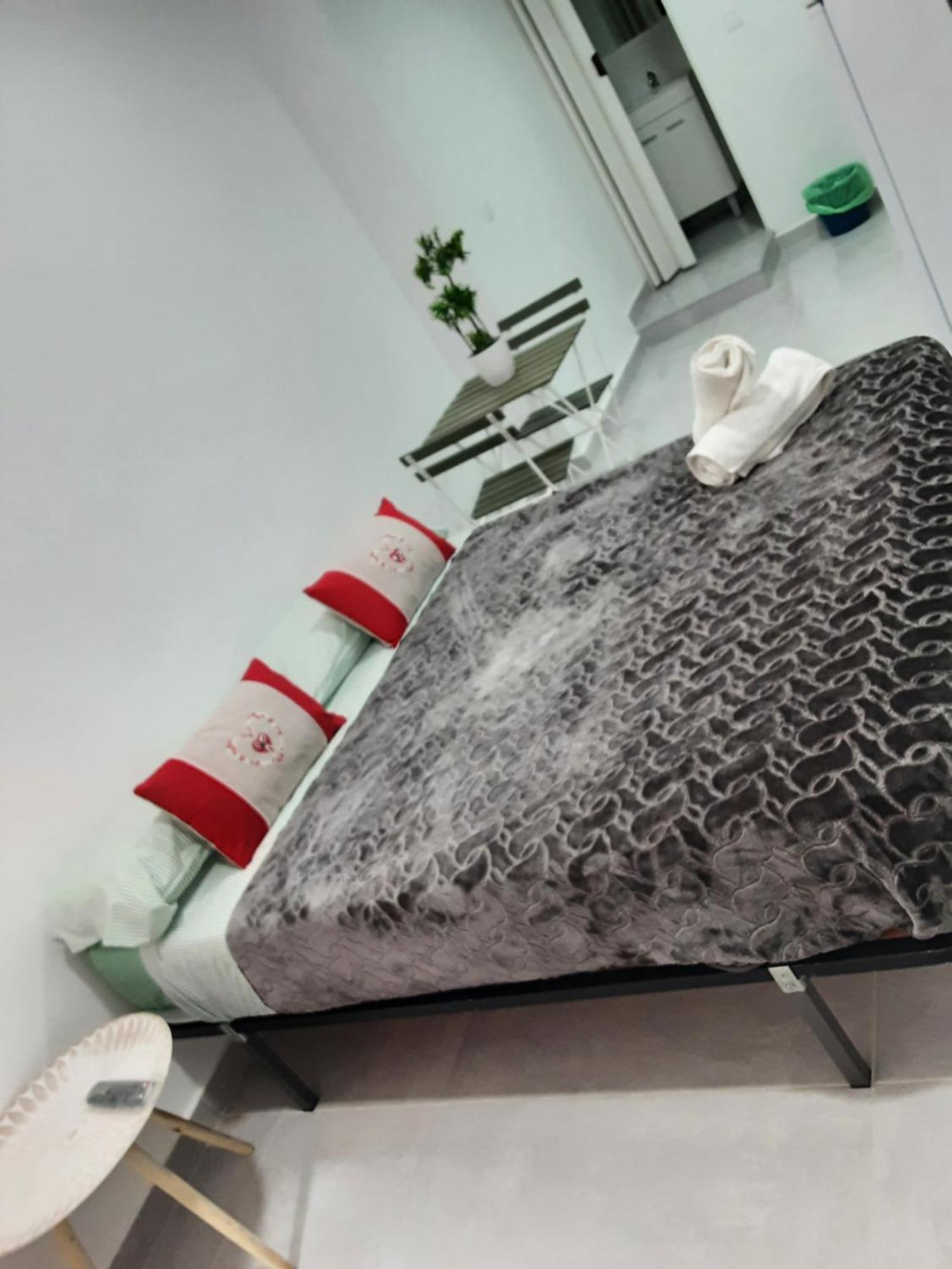 Precioso Apartamento Moderno Cerca Del Carrefour Rosaleda Málaga Exteriör bild